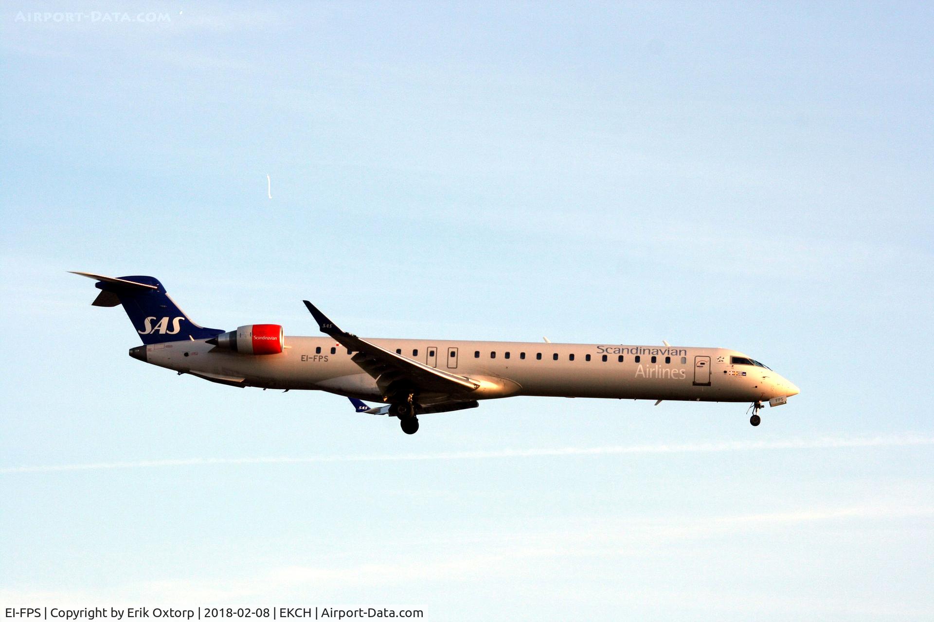 EI-FPS, 2017 Bombardier CRJ 900LR (CL-600-2D24) C/N 15437, EI-FPS landing rw 22L