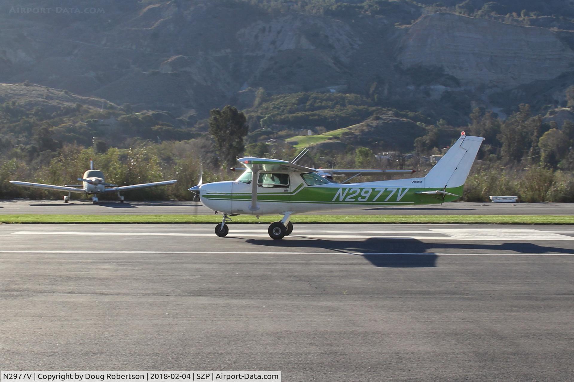N2977V, 1974 Cessna 150M C/N 15076340, 1974 Cessna 150M, Continental O-200 100 Hp, takeoff roll Rwy 04