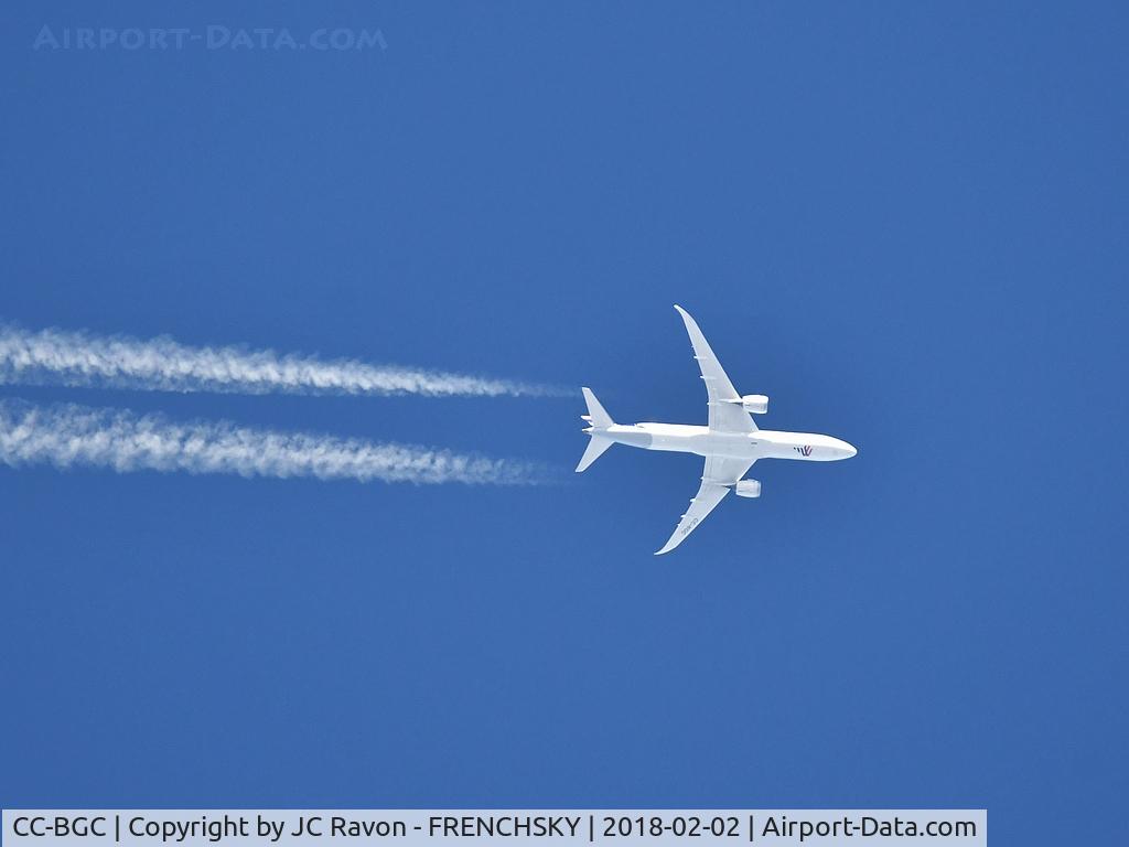 CC-BGC, 2015 Boeing 787-9 Dreamliner C/N 35321, LA706 SANTIAGO / MADRID overflying Lisbonne airport