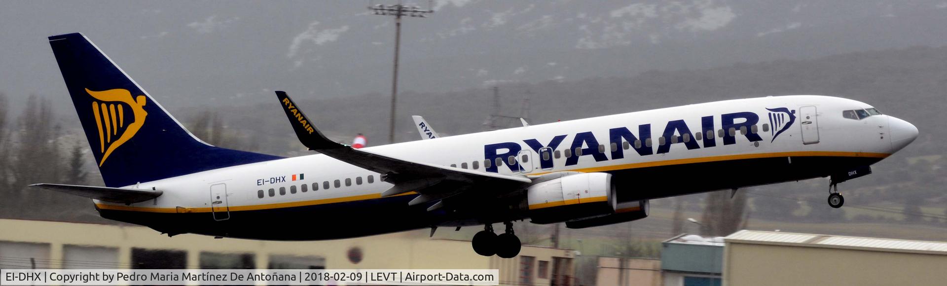 EI-DHX, 2005 Boeing 737-8AS C/N 33585, Foronda - Vitoria-Gasteiz - España