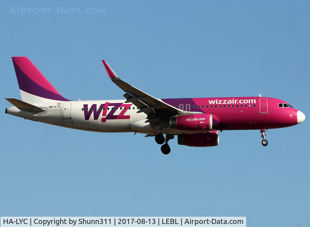 HA-LYC, 2014 Airbus A320-232 C/N 6098, Landfing rwy 25R with white nose