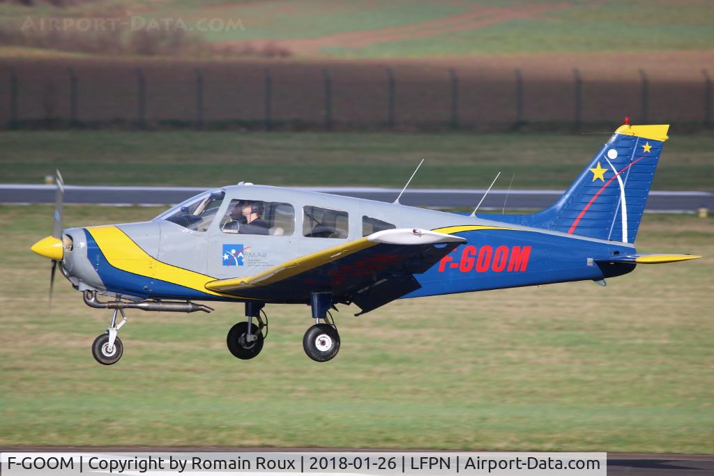 F-GOOM, Piper PA-28-151 Cherokee Warrior C/N 28-7515020, Landing