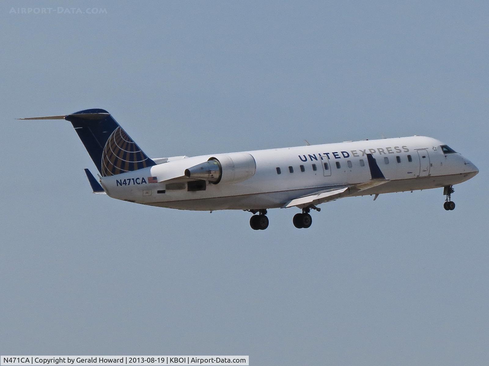 N471CA, 2002 Bombardier CRJ-200ER (CL-600-2B19) C/N 7655, Departing RWY 28R.