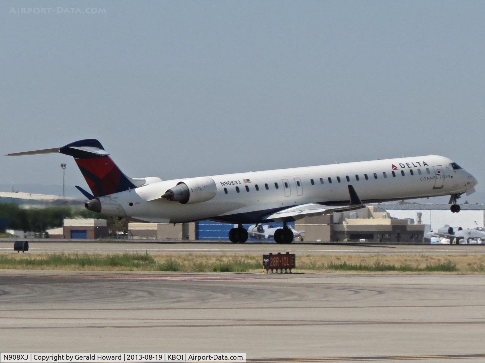 N908XJ, 2007 Bombardier CRJ-900ER (CL-600-2D24) C/N 15140, Take off on RWY 28R.