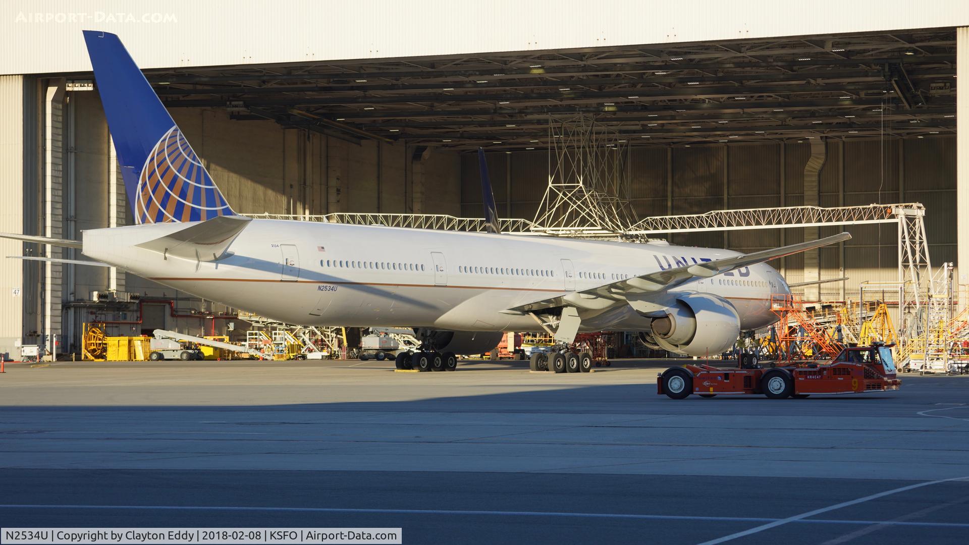 N2534U, 2017 Boeing 777-300/ER C/N 62645, SFO 2018