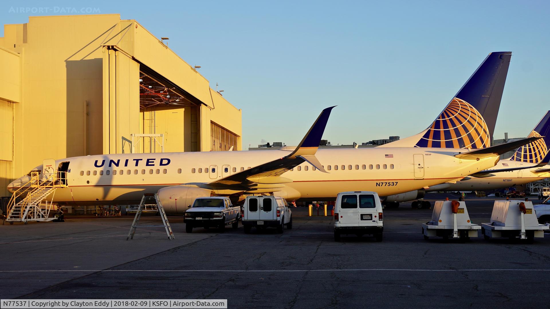 N77537, 2016 Boeing 737-800 C/N 62767, SFO 2018.