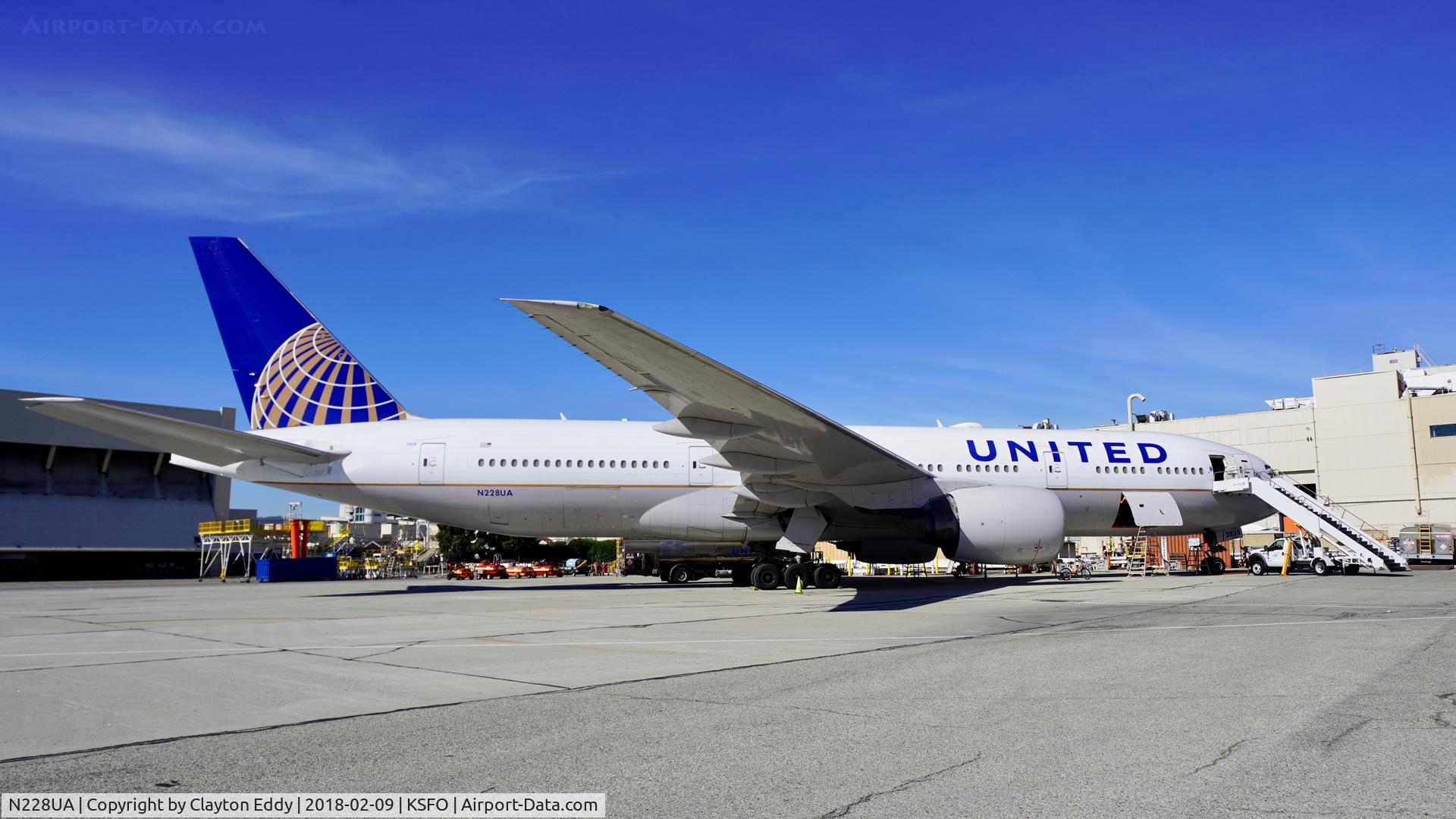 N228UA, 2002 Boeing 777-222 C/N 30556, SFO 2018.