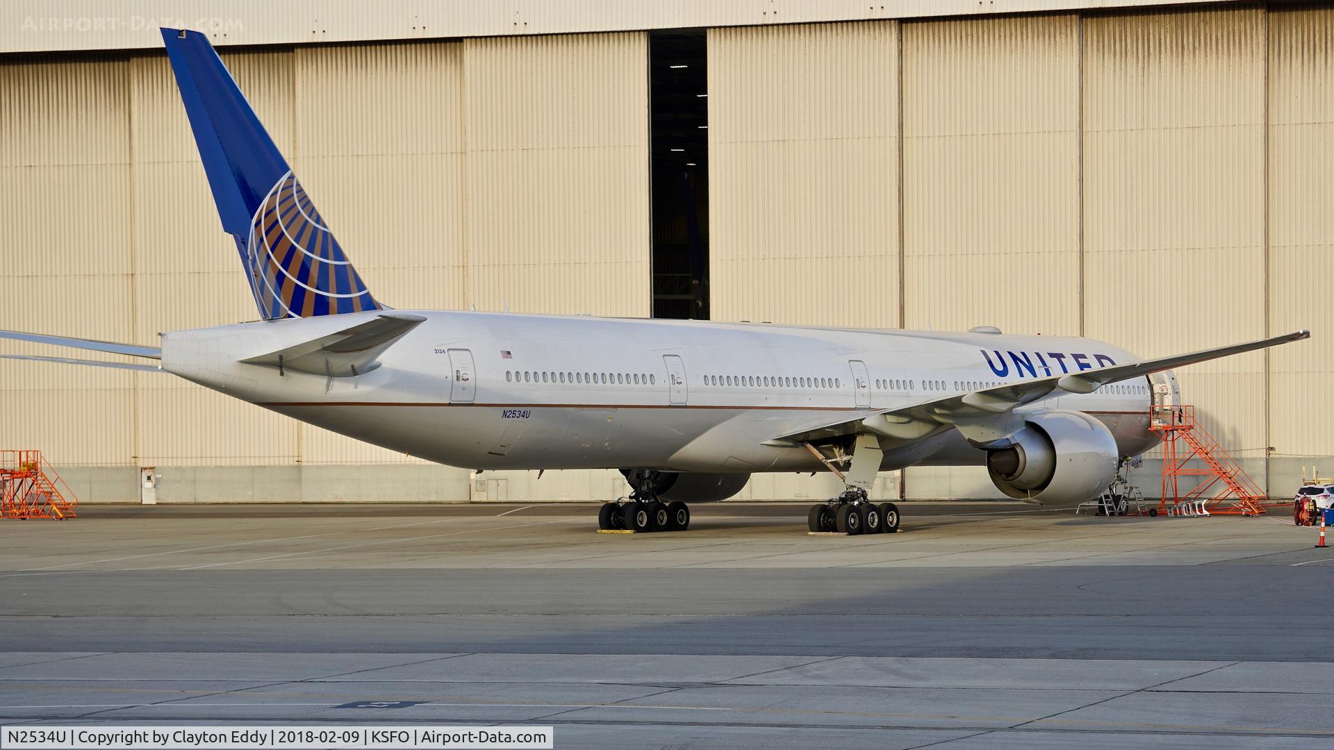 N2534U, 2017 Boeing 777-300/ER C/N 62645, SFO 2018.