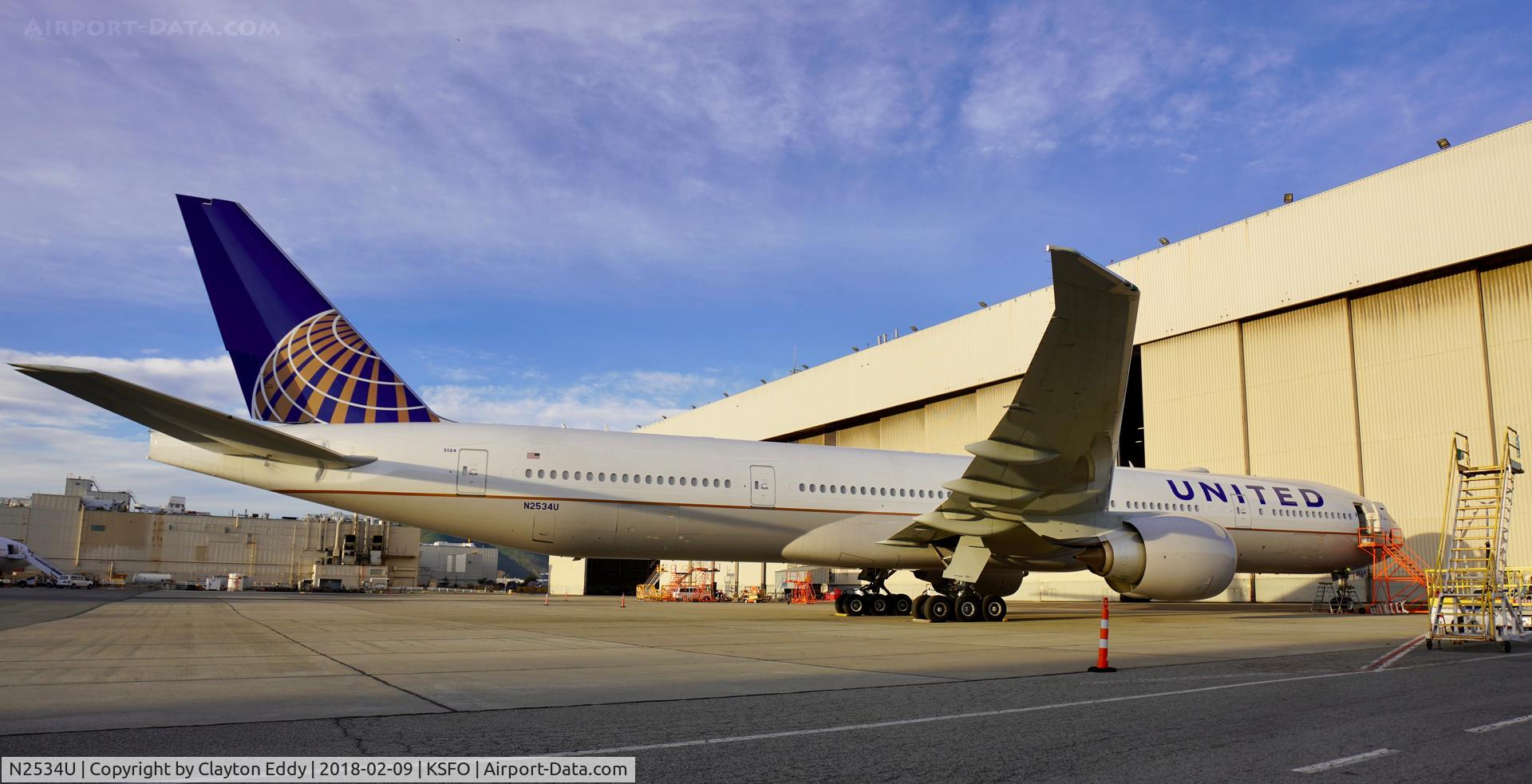 N2534U, 2017 Boeing 777-300/ER C/N 62645, SFO 2018.