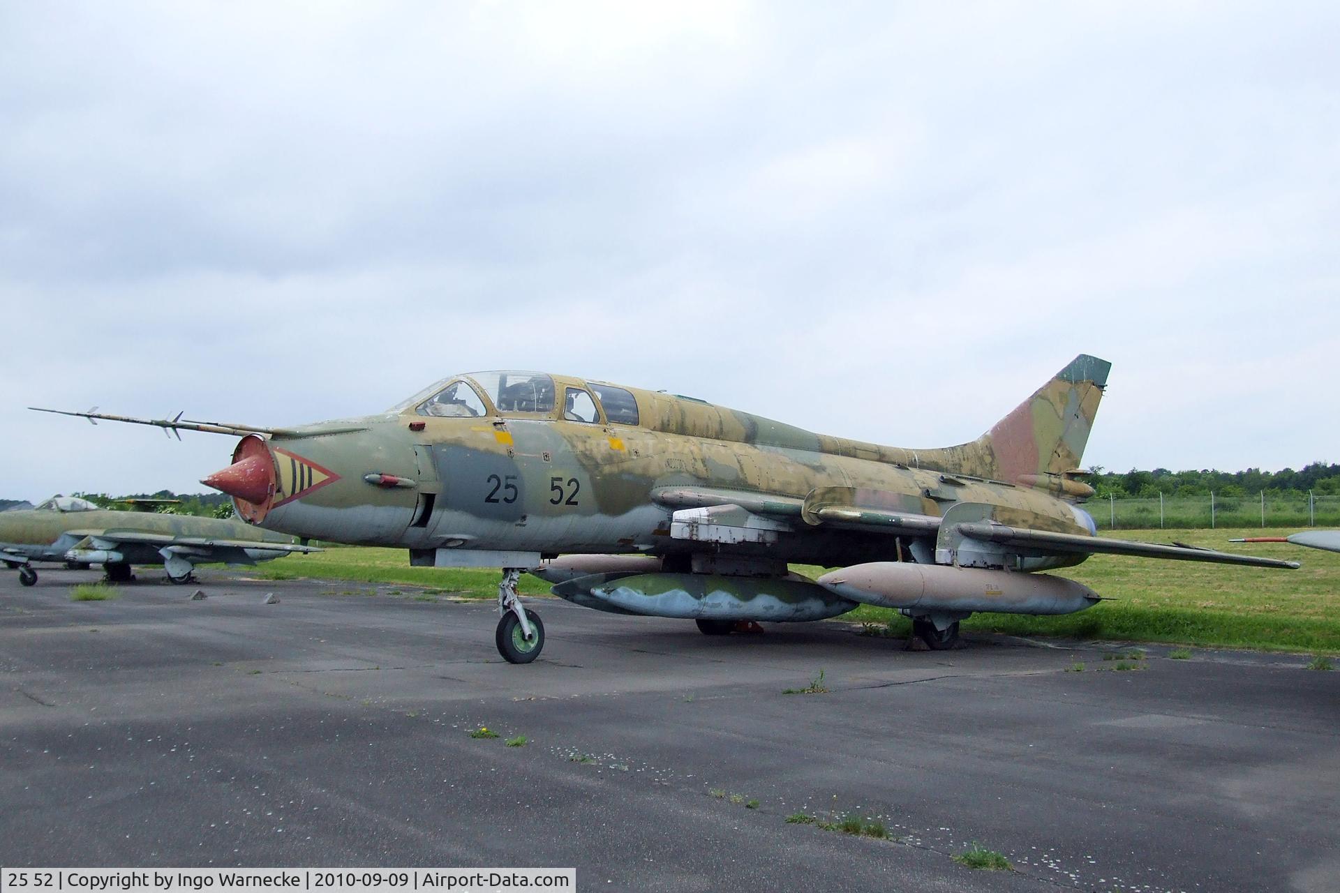 25 52, Sukhoi Su-22UM-3K C/N 17532367001, Sukhoi Su-22UM-3K FITTER-G at the Luftwaffenmuseum, Berlin-Gatow