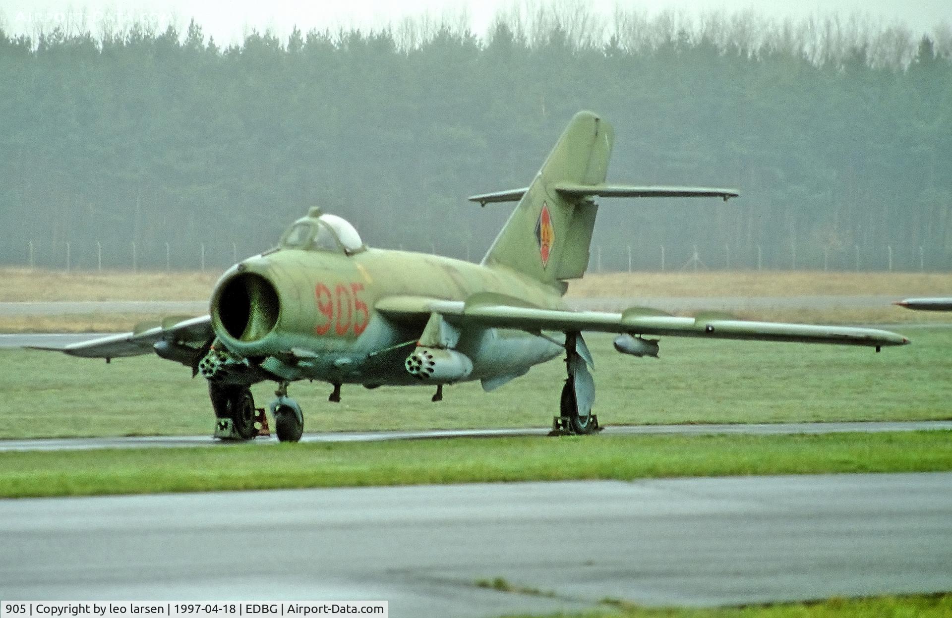 905, 1957 PZL-Mielec Lim-5 (MiG-17F) C/N 1C0820, Berlin Gatow museum 18.4.1997