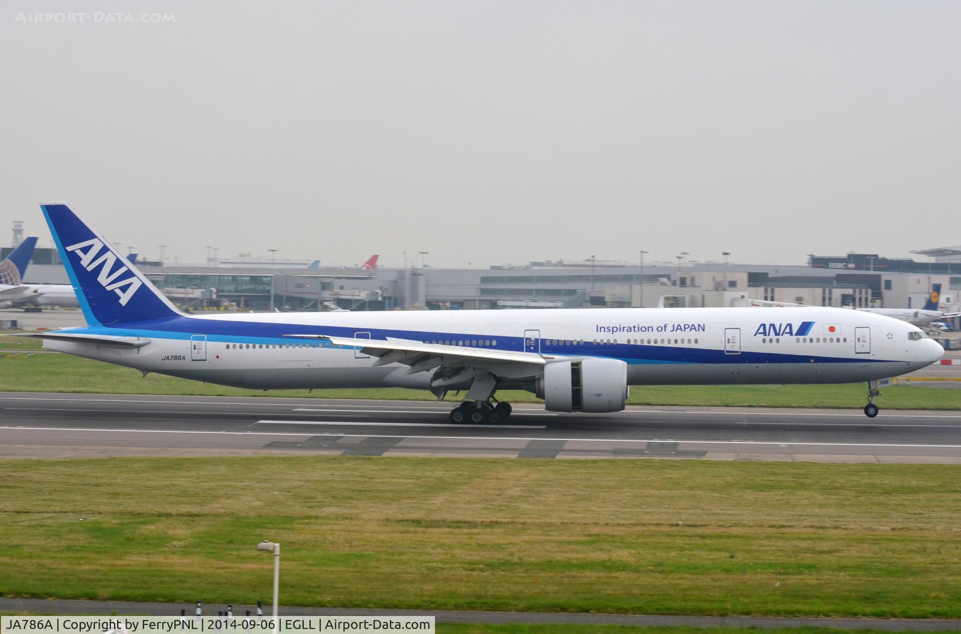 JA786A, 2010 Boeing 777-381/ER C/N 37948, Landing of ANA B773
