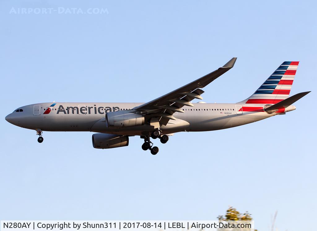 N280AY, 2009 Airbus A330-243 C/N 1022, Landing rwy 25R