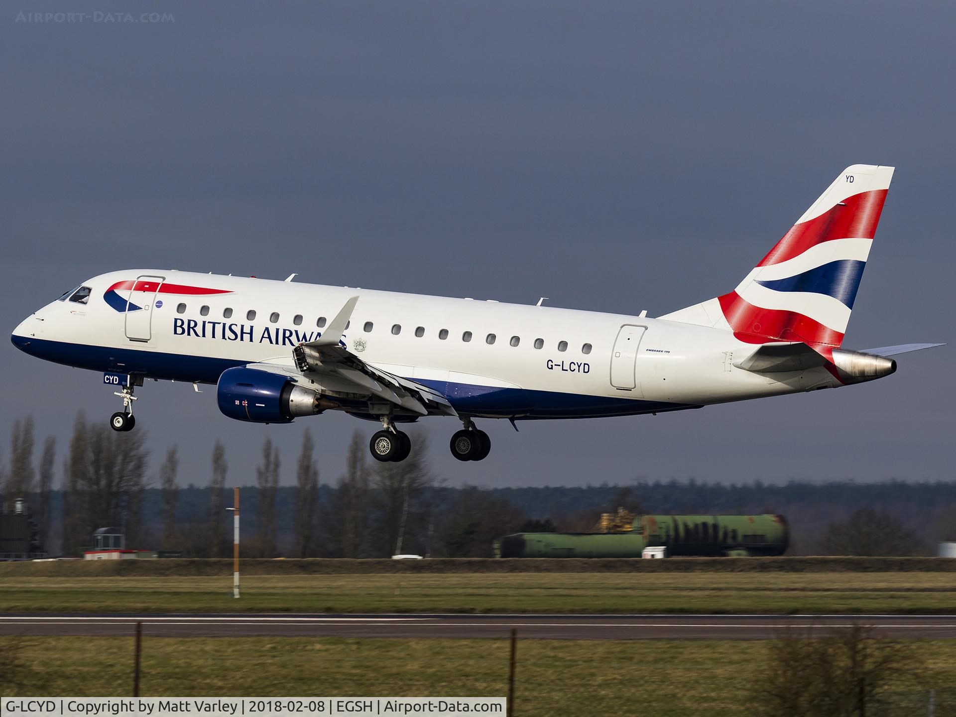 G-LCYD, 2009 Embraer 170STD (ERJ-170-100STD) C/N 17000294, on appraoch