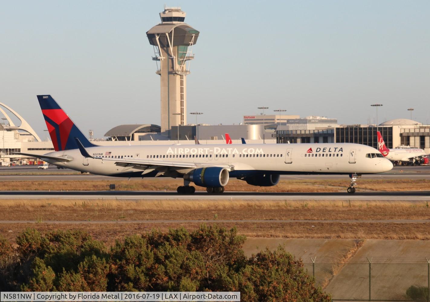 N581NW, 2002 Boeing 757-351 C/N 32982, Delta