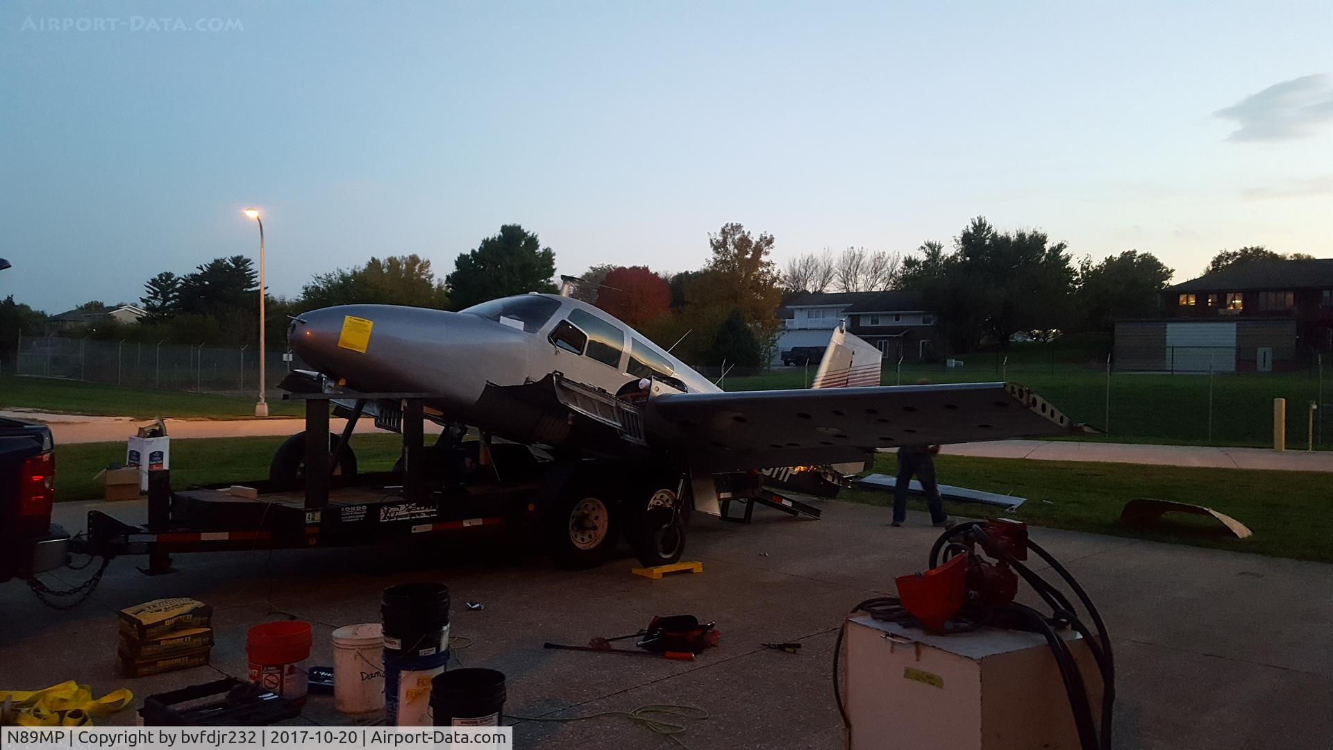 N89MP, Cessna 310C C/N 39031, N89MP being taking apart to go to a new home. this aircraft is in a non flyable state and had heavy Corrosion in the airframe.