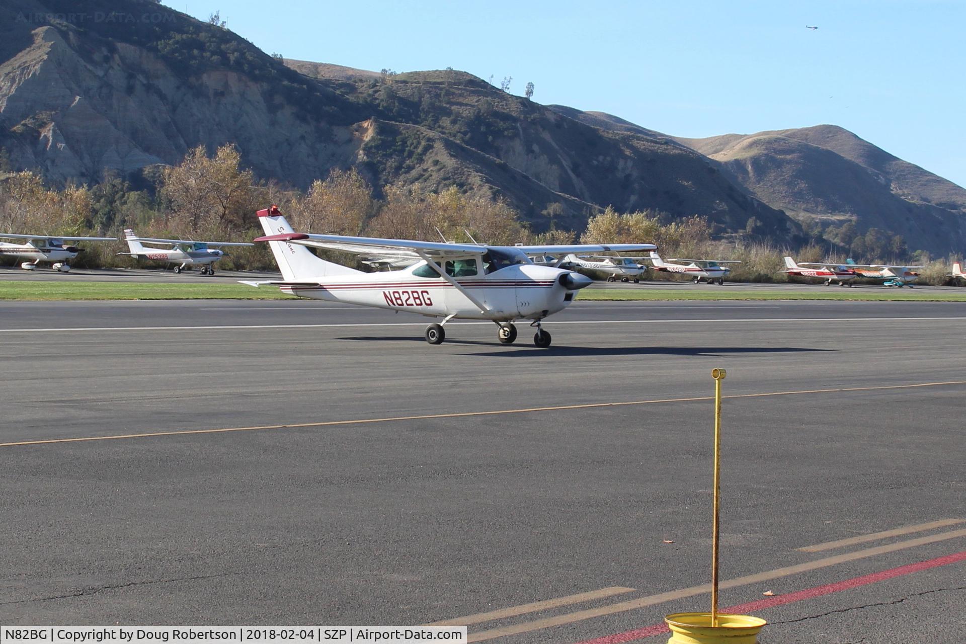 N82BG, 1964 Cessna 182G Skylane C/N 18255427, 1964 Cessna 182G SKYLANE, Continental O-470 230 Hp, taxi off the active
