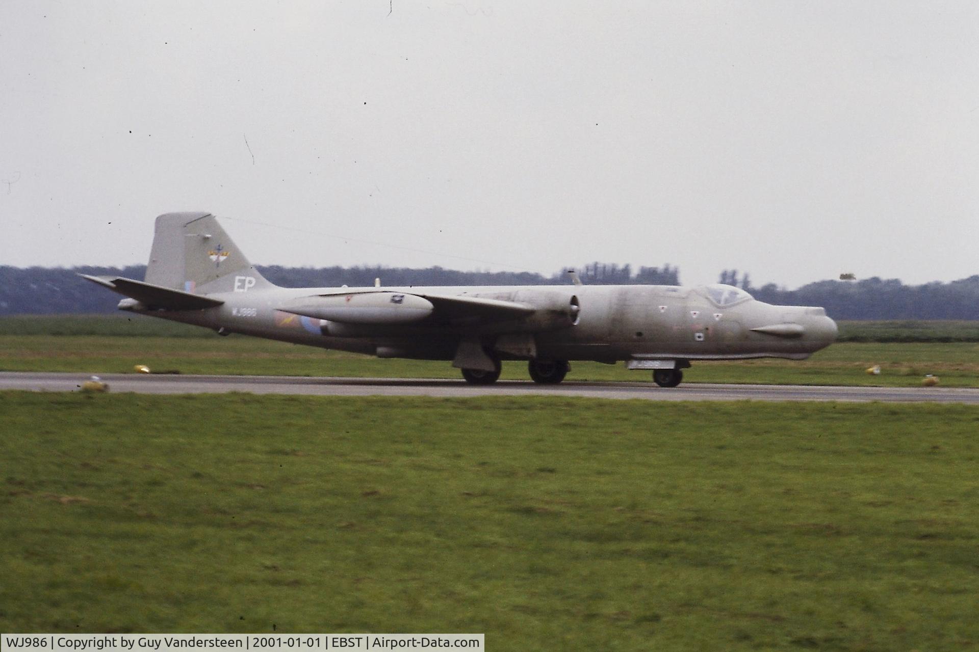 WJ986, 1953 English Electric Canberra T.17 C/N Not found WJ986, RAF Canberra T17 take-off @ EBST