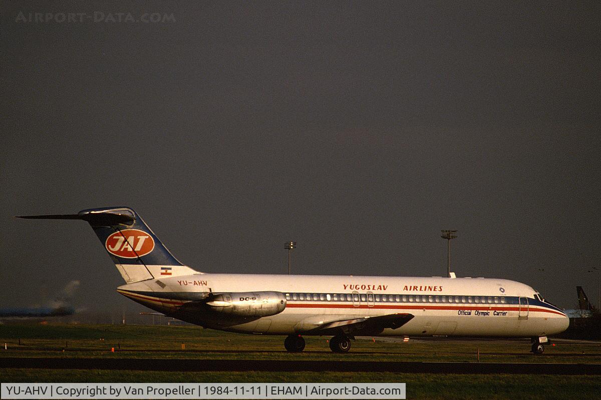 YU-AHV, 1971 Douglas DC-9-32 C/N 47460, JAT Douglas DC-9-32 landing at Schiphol airport, the Netherlands, 1984