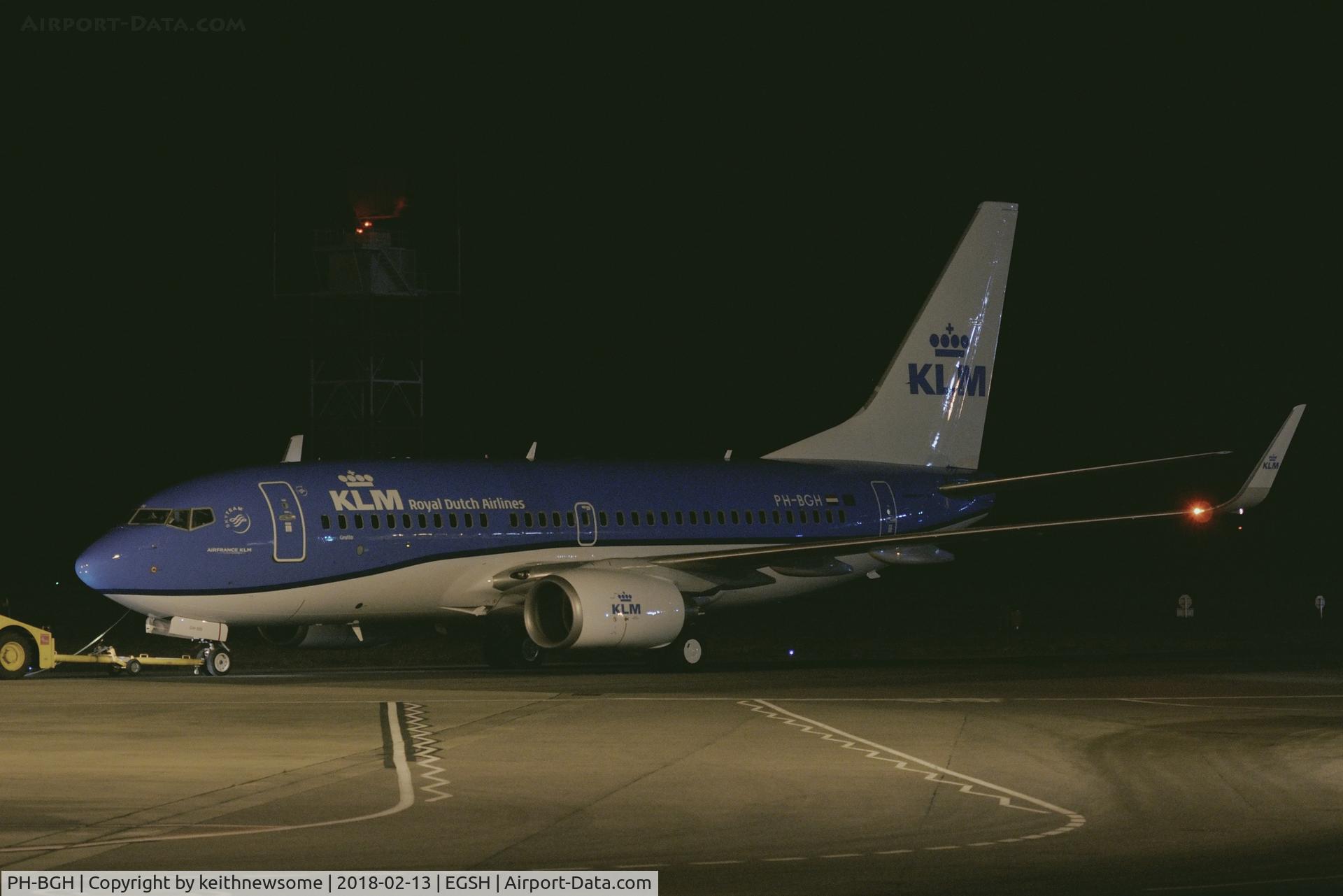 PH-BGH, 2009 Boeing 737-7K2 C/N 38053, Leaving Norwich with later colour scheme.