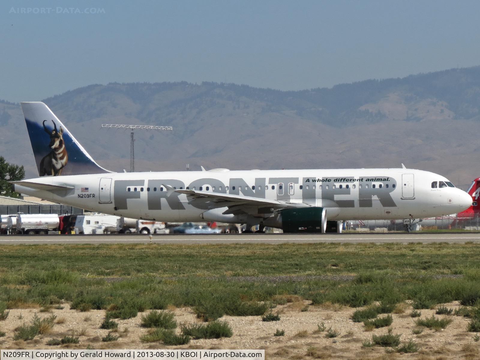 N209FR, Airbus A320-214 C/N 4641, Taxiing on Alpha to RWY 28R.