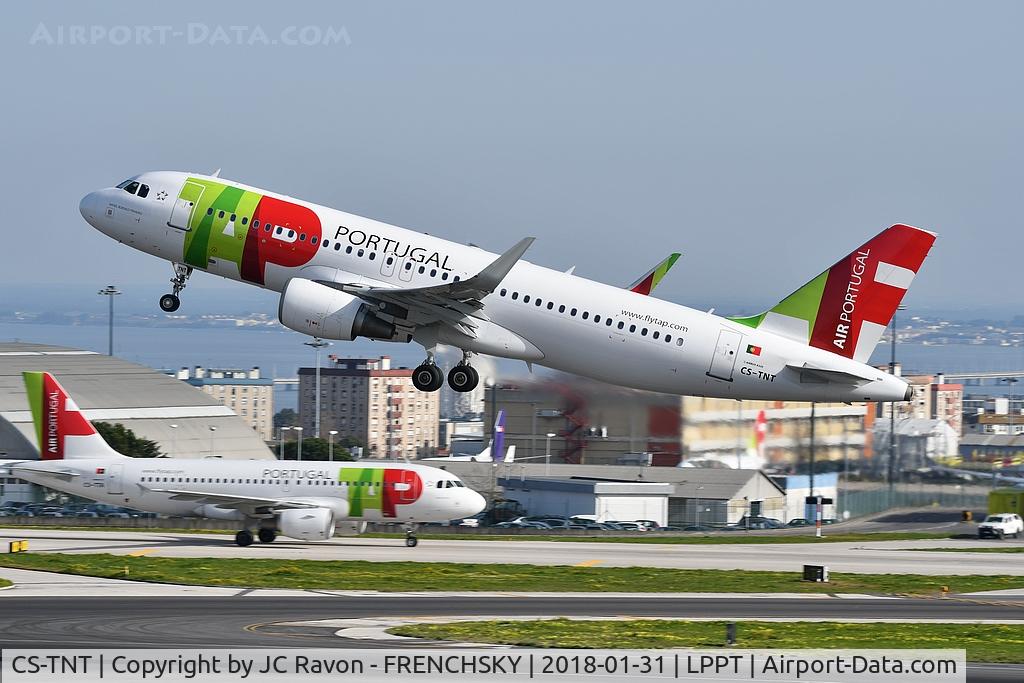CS-TNT, 2009 Airbus A320-214 C/N 4095, 
