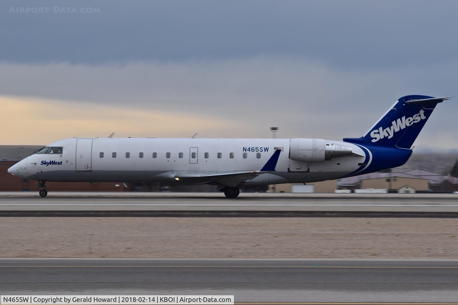 N465SW, 2003 Bombardier CRJ-200 (CL-600-2B19) C/N 7845, Take off run on RWY 10L.