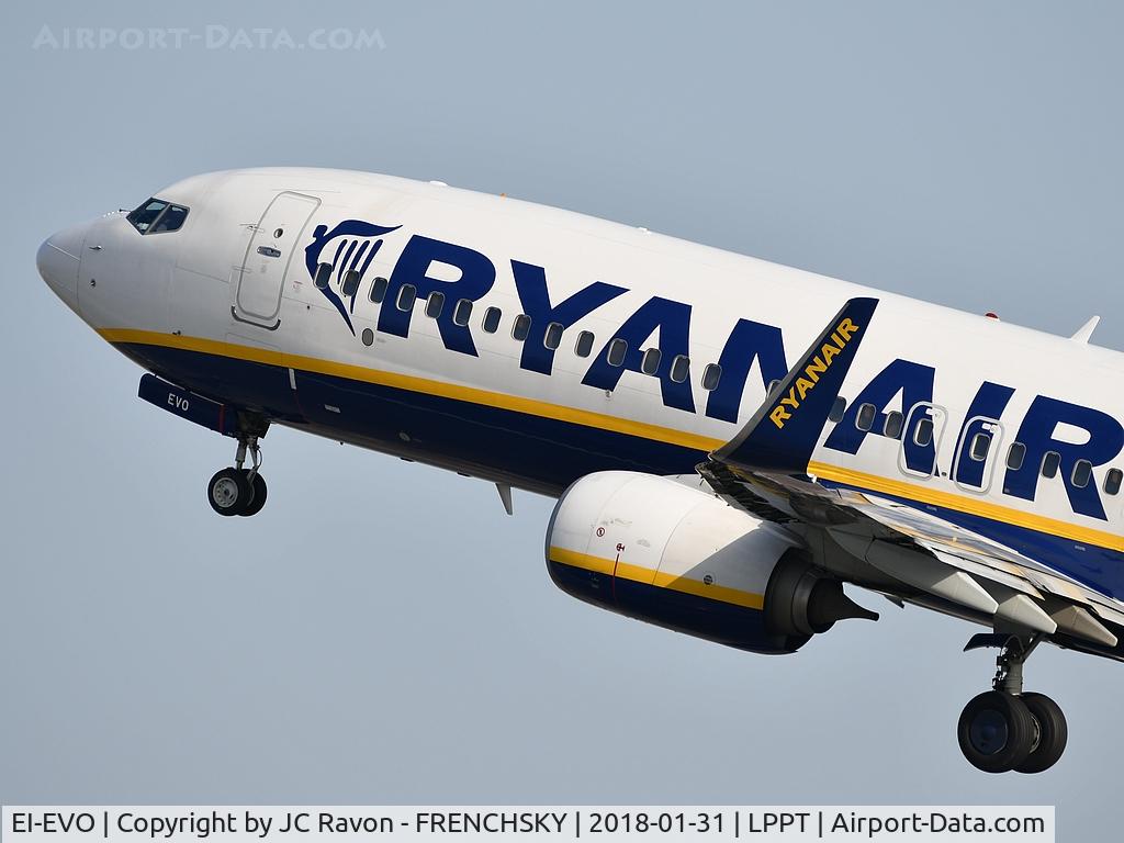 EI-EVO, 2012 Boeing 737-8AS C/N 40297, take off runway 03
