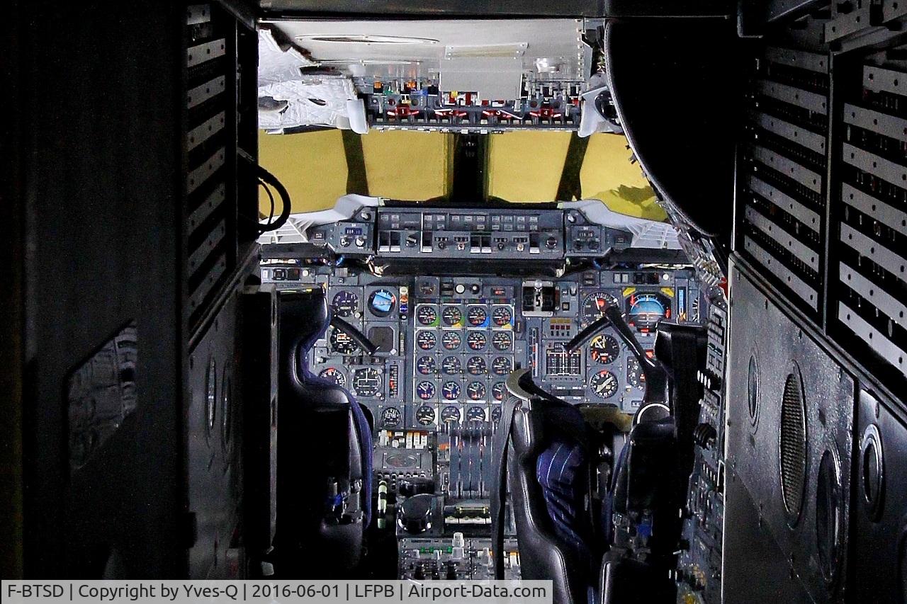 F-BTSD, 1978 Aerospatiale-BAC Concorde 101 C/N 13, Cockpit of Aerospatiale-BAC Concorde 101, Air & Space Museum Paris-Le Bourget Airport (LFPB-LBG)