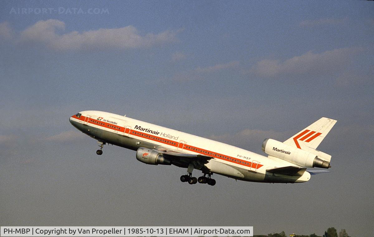 PH-MBP, 1976 McDonnell Douglas DC-10-30 (CF) C/N 46956, Martinair Holland DC-10-30CF taking off from Schiphol airport, the Netherlands, 1985. Leased to Air Seychelles at the time, see sticker