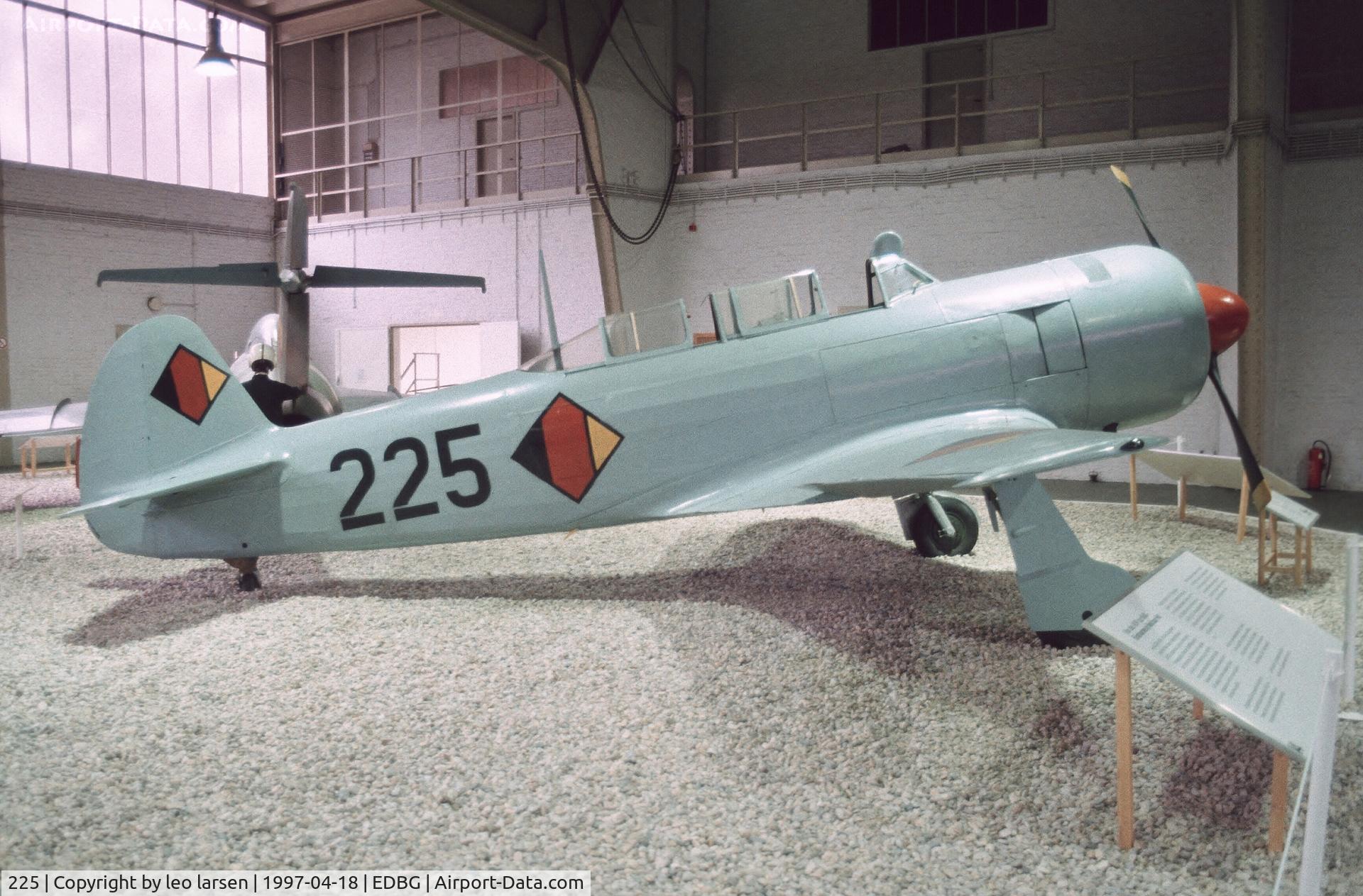225, Yakovlev Yak-11 C/N 68203, Berlin-Gatow museum 18.4.1997