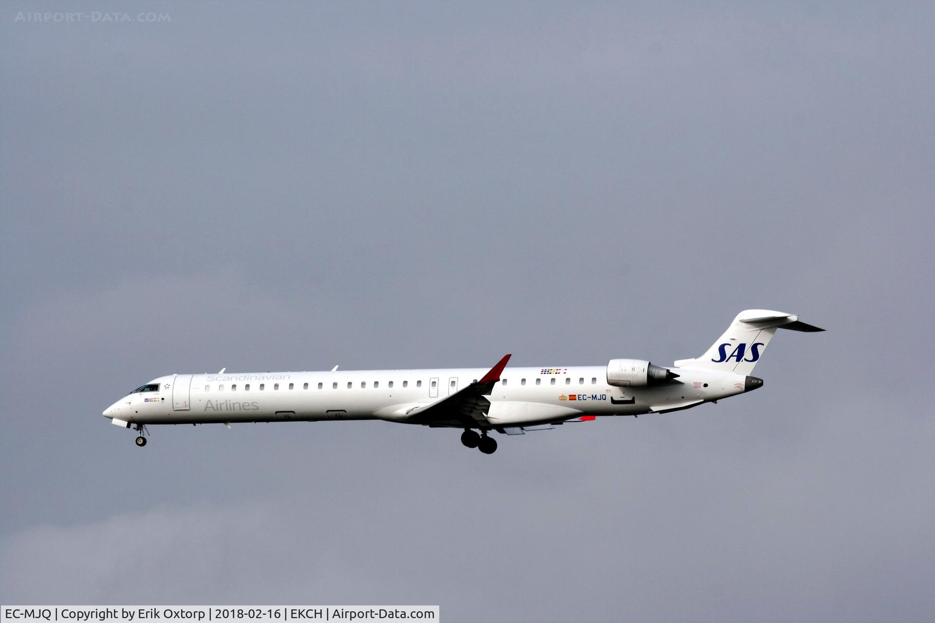 EC-MJQ, 2016 Bombardier CRJ-1000 (CL-600-2E25) C/N 19047, EC-MJQ in non standard SAS c/s. Landing rw 22L