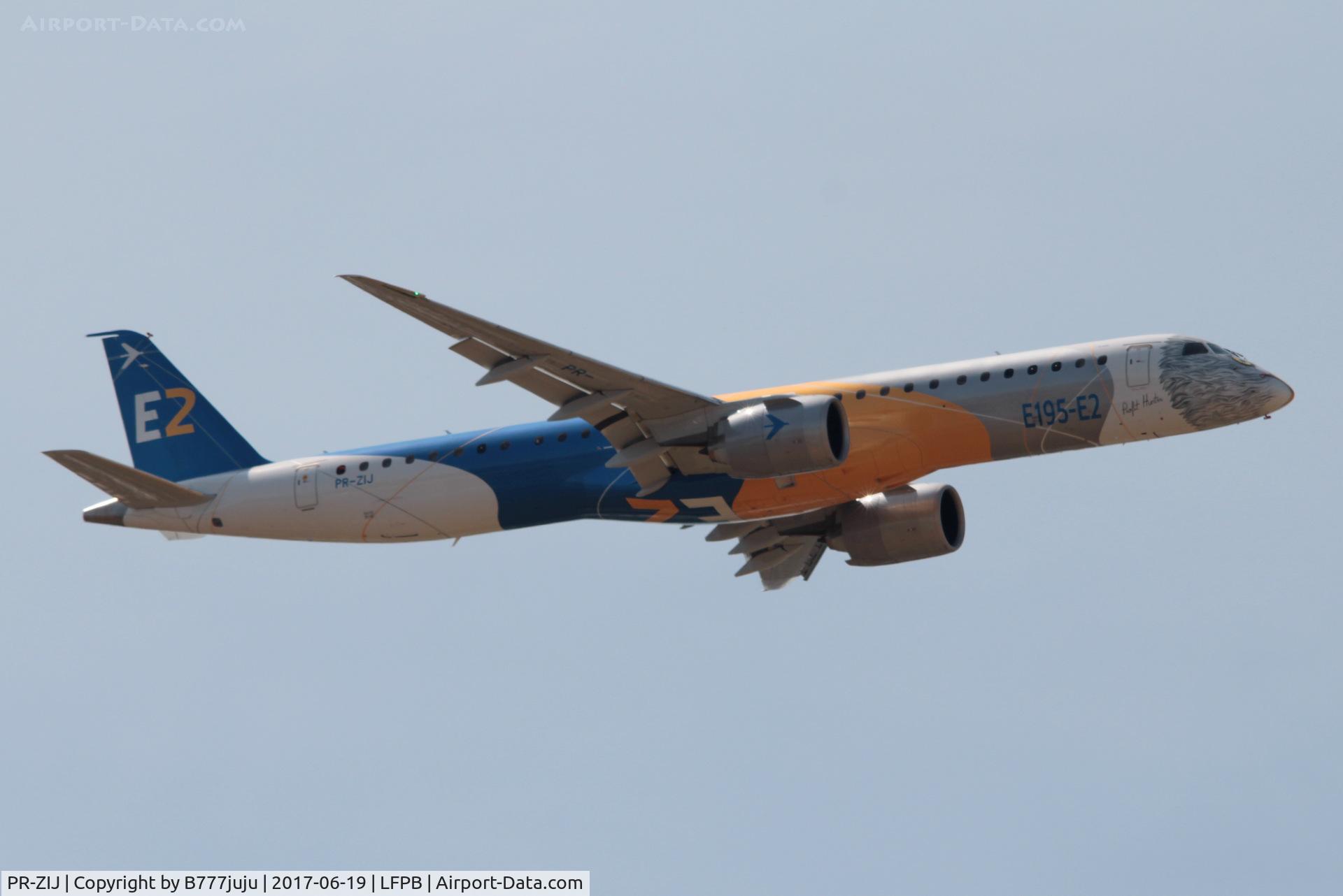 PR-ZIJ, 2017 Embraer 195 E2 STD (ERJ-190-400STD) C/N 19020005, on display at SIAE 2017