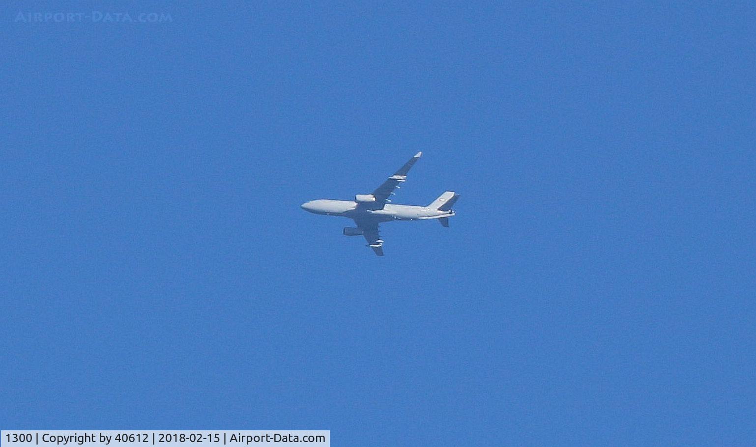 1300, 2009 Airbus A330-243/MRTT C/N 1080, 'UAF1301', FL150 over SW London, inbound Stansted, 2018-02-15.