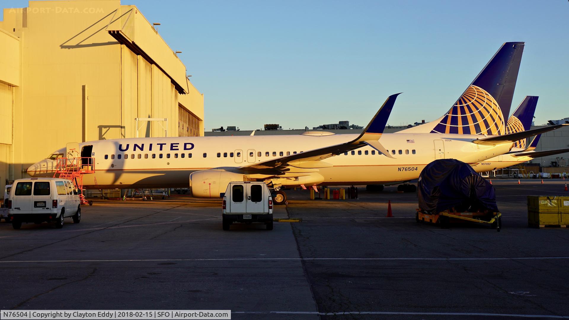 N76504, 2006 Boeing 737-824 C/N 31604, SFO 2018.