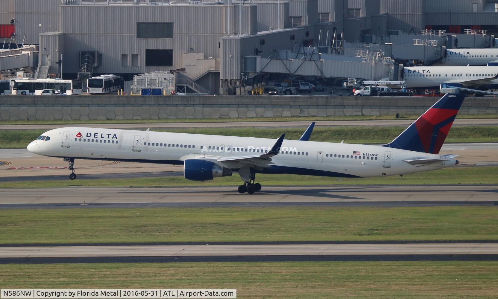 N586NW, 2002 Boeing 757-351 C/N 32987, Delta