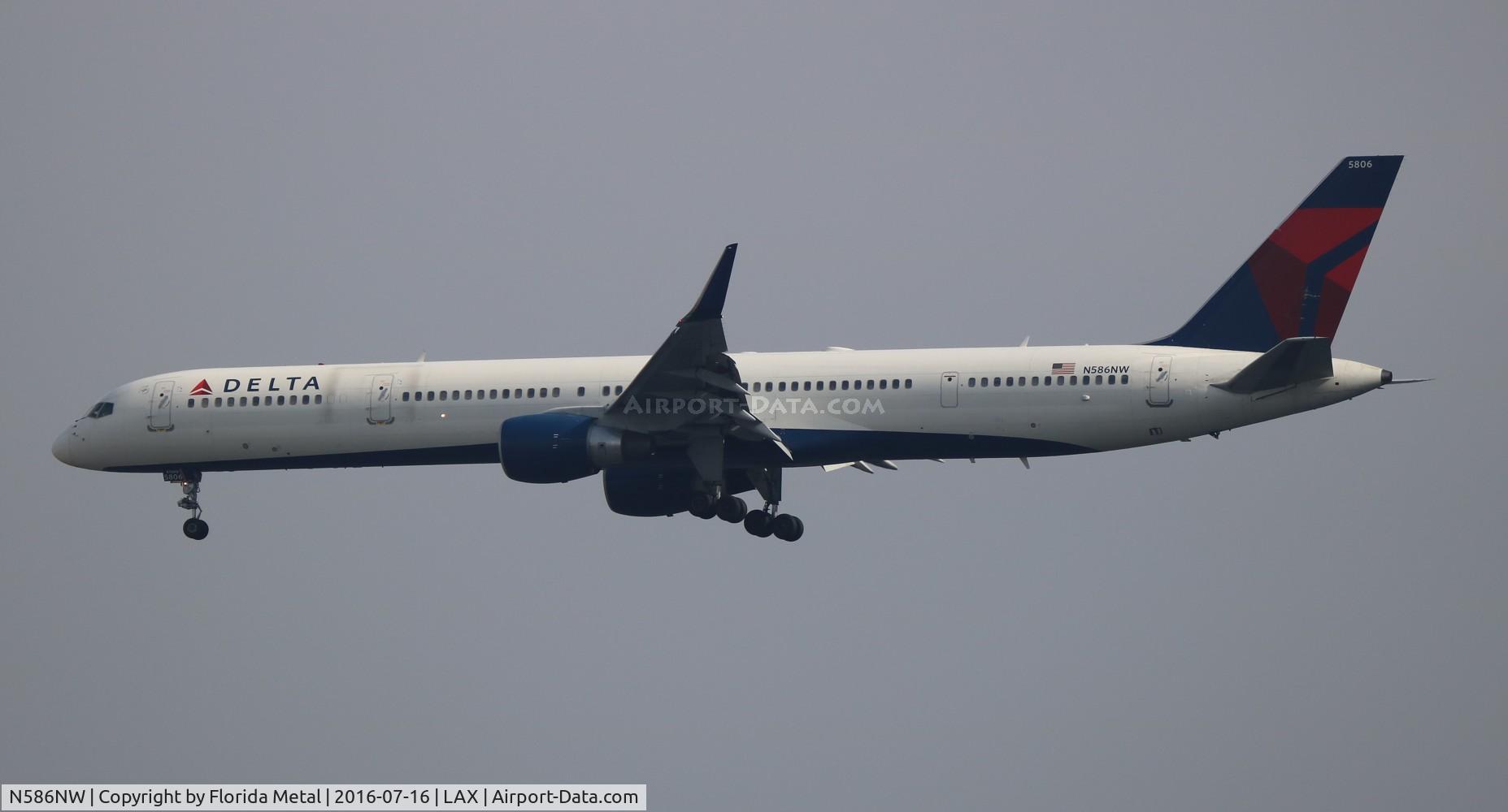 N586NW, 2002 Boeing 757-351 C/N 32987, Delta