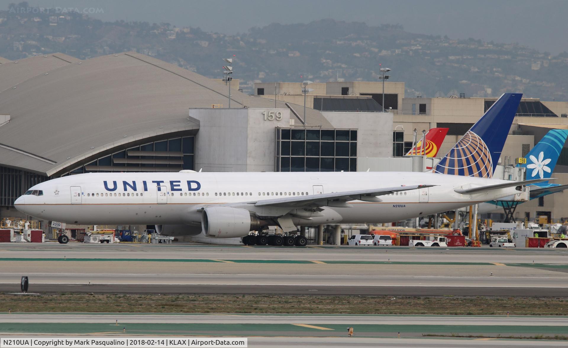 N210UA, 2000 Boeing 777-222 C/N 30216, Boeing 777-200