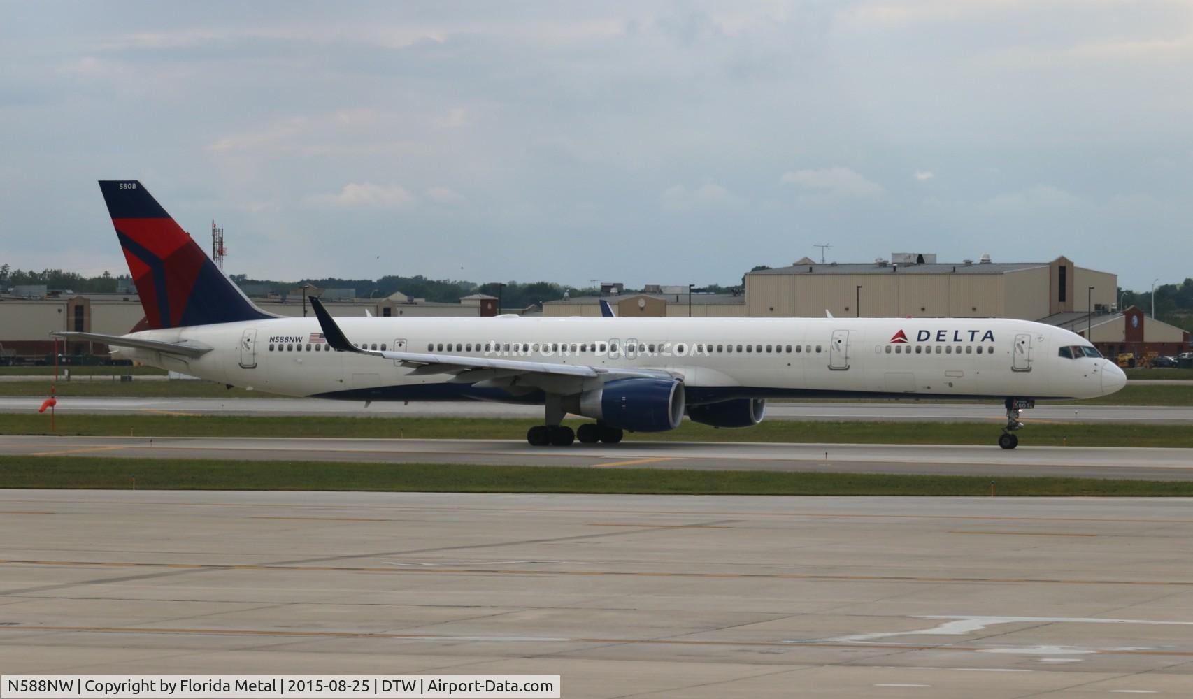 N588NW, 2003 Boeing 757-351 C/N 32988, Delta