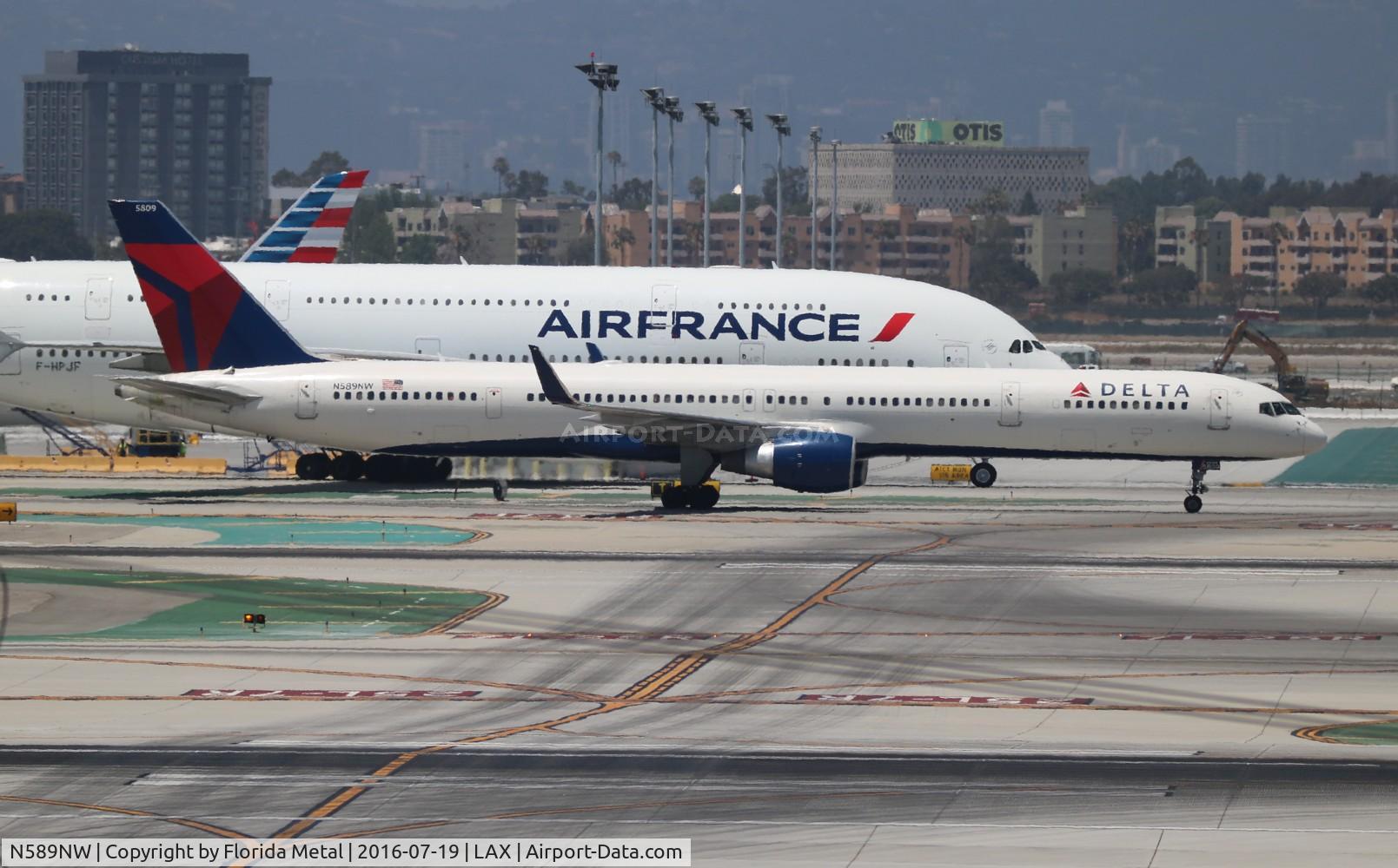 N589NW, 2003 Boeing 757-351 C/N 32989, Delta