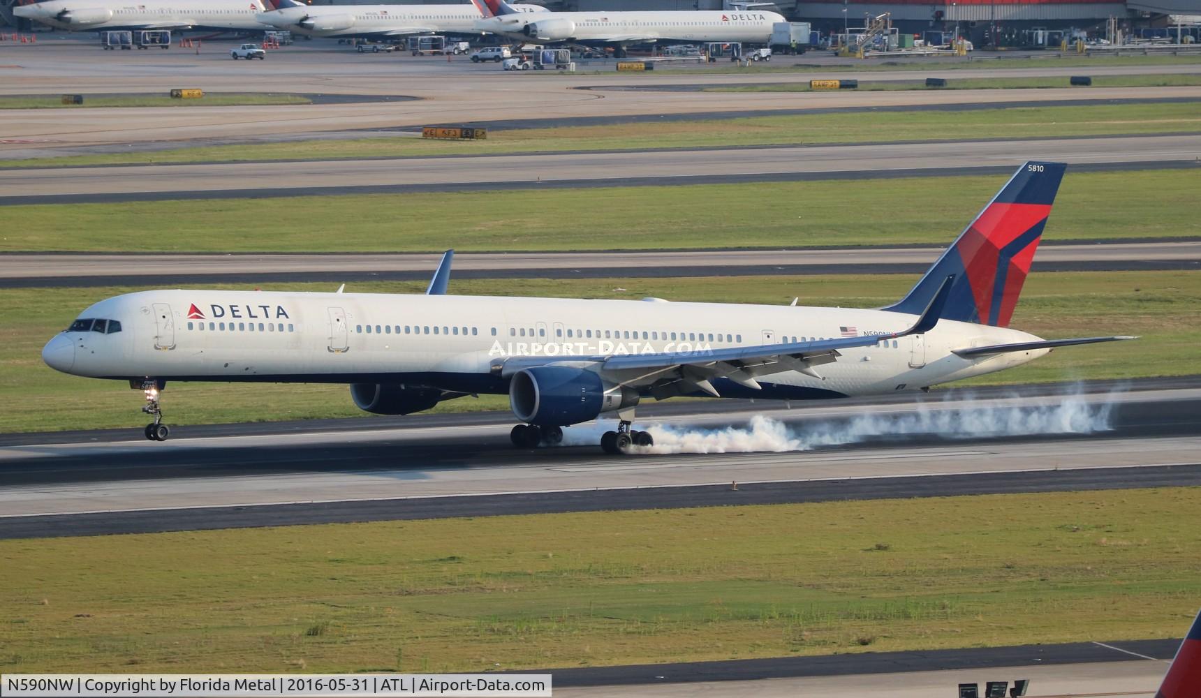 N590NW, 2003 Boeing 757-351 C/N 32990, Delta