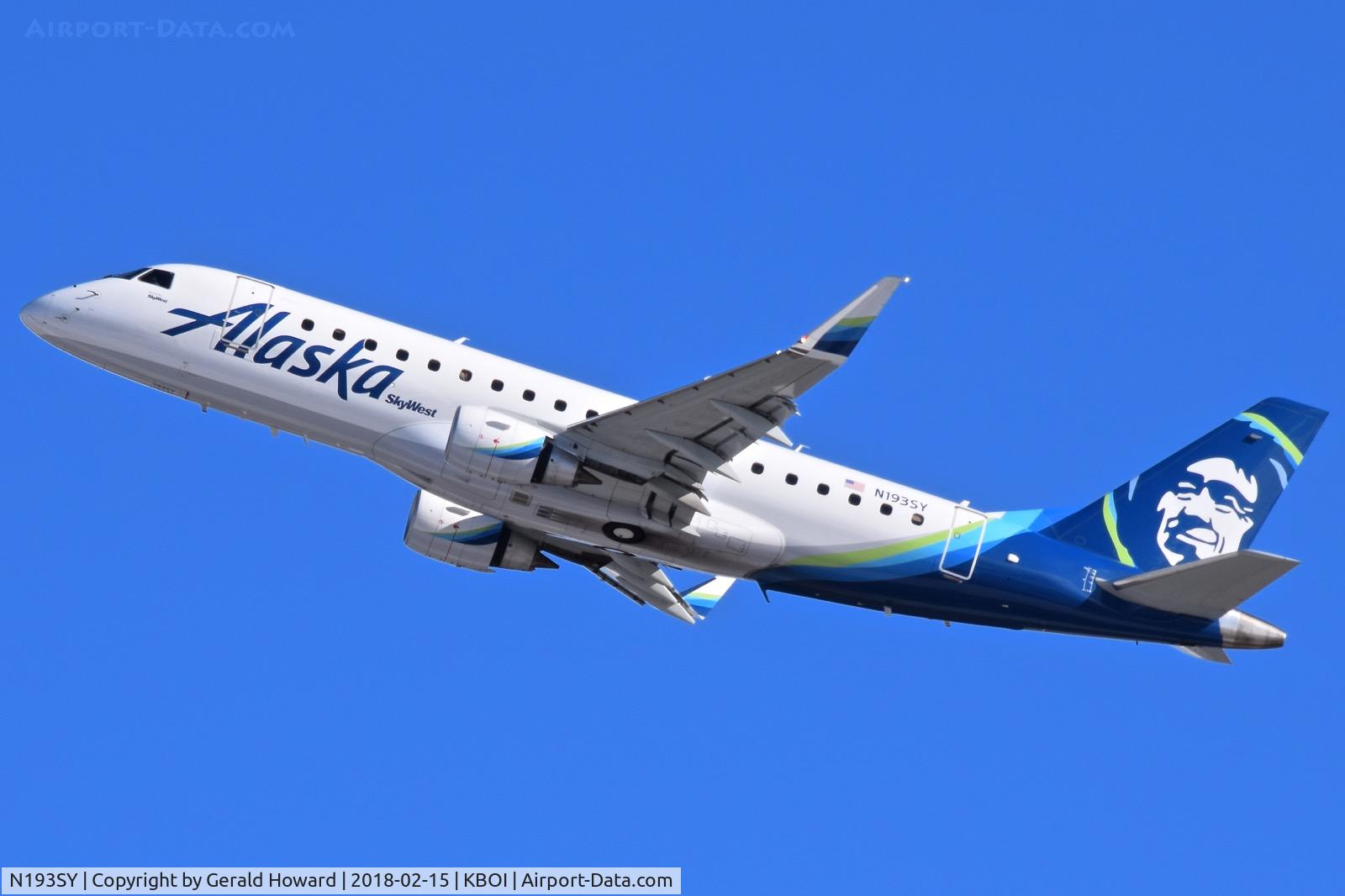 N193SY, 2017 Embraer 175LR (ERJ-170-200LR) C/N 17000690, Departing RWY 28L.