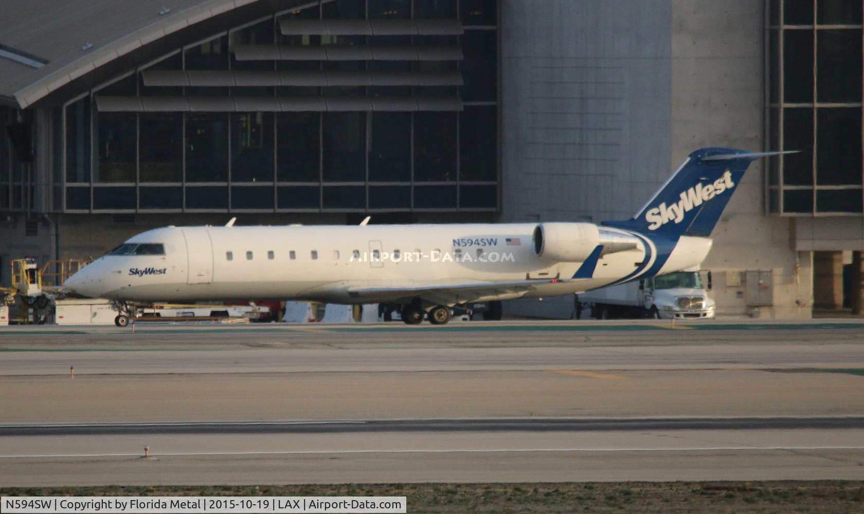 N594SW, 1999 Bombardier CRJ-100ER (CL-600-2B19) C/N 7285, Skywest