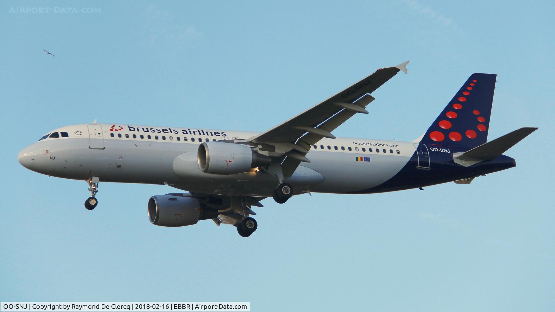 OO-SNJ, 2007 Airbus A320-214 C/N 3161, In final for rwy 25R.