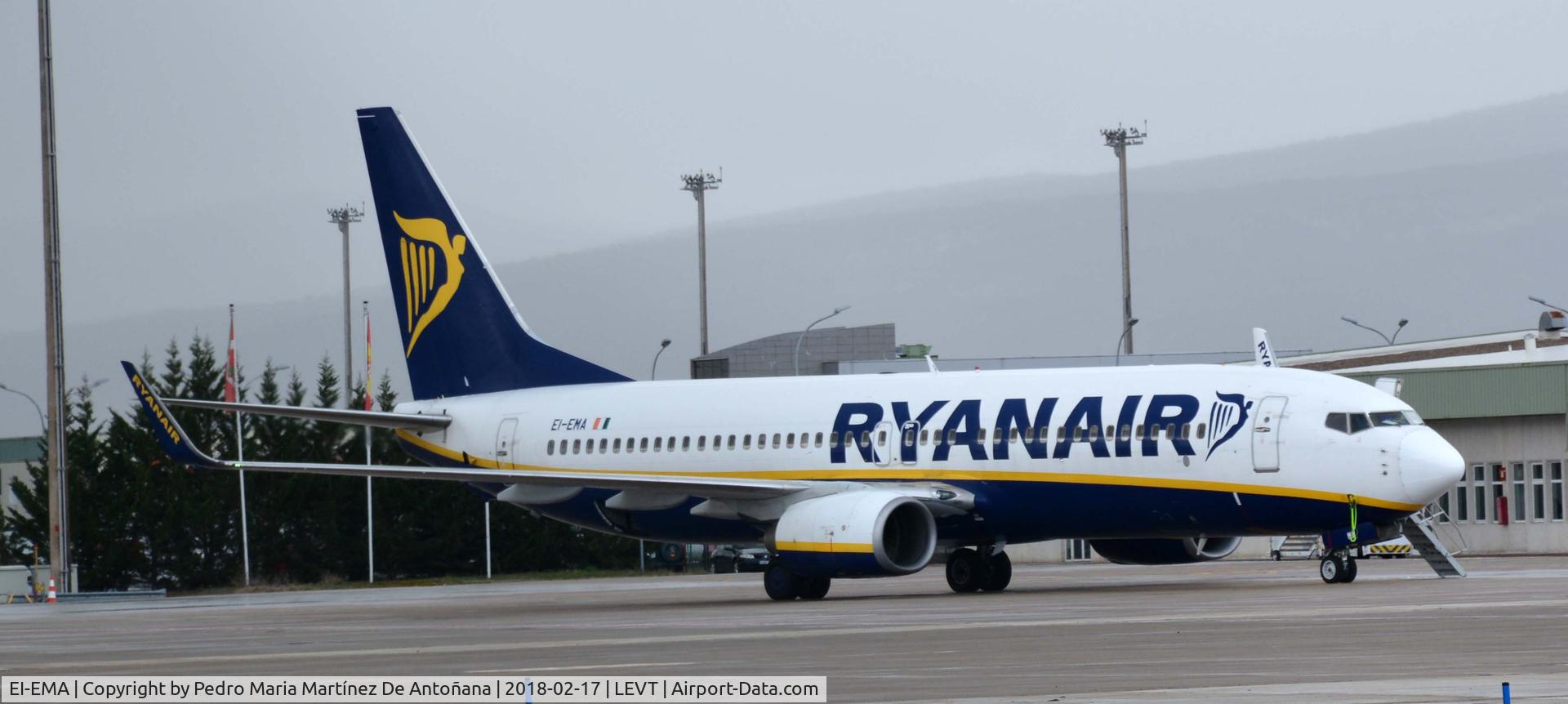 EI-EMA, 2010 Boeing 737-8AS C/N 35032, Foronda - Vitoria-Gasteiz - España