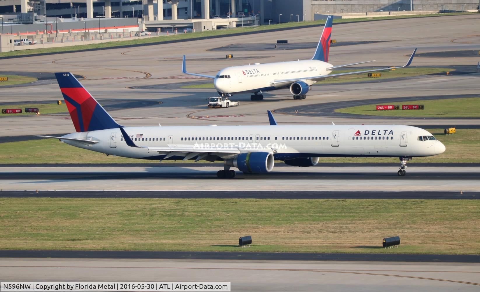 N596NW, 2003 Boeing 757-351 C/N 32996, Delta