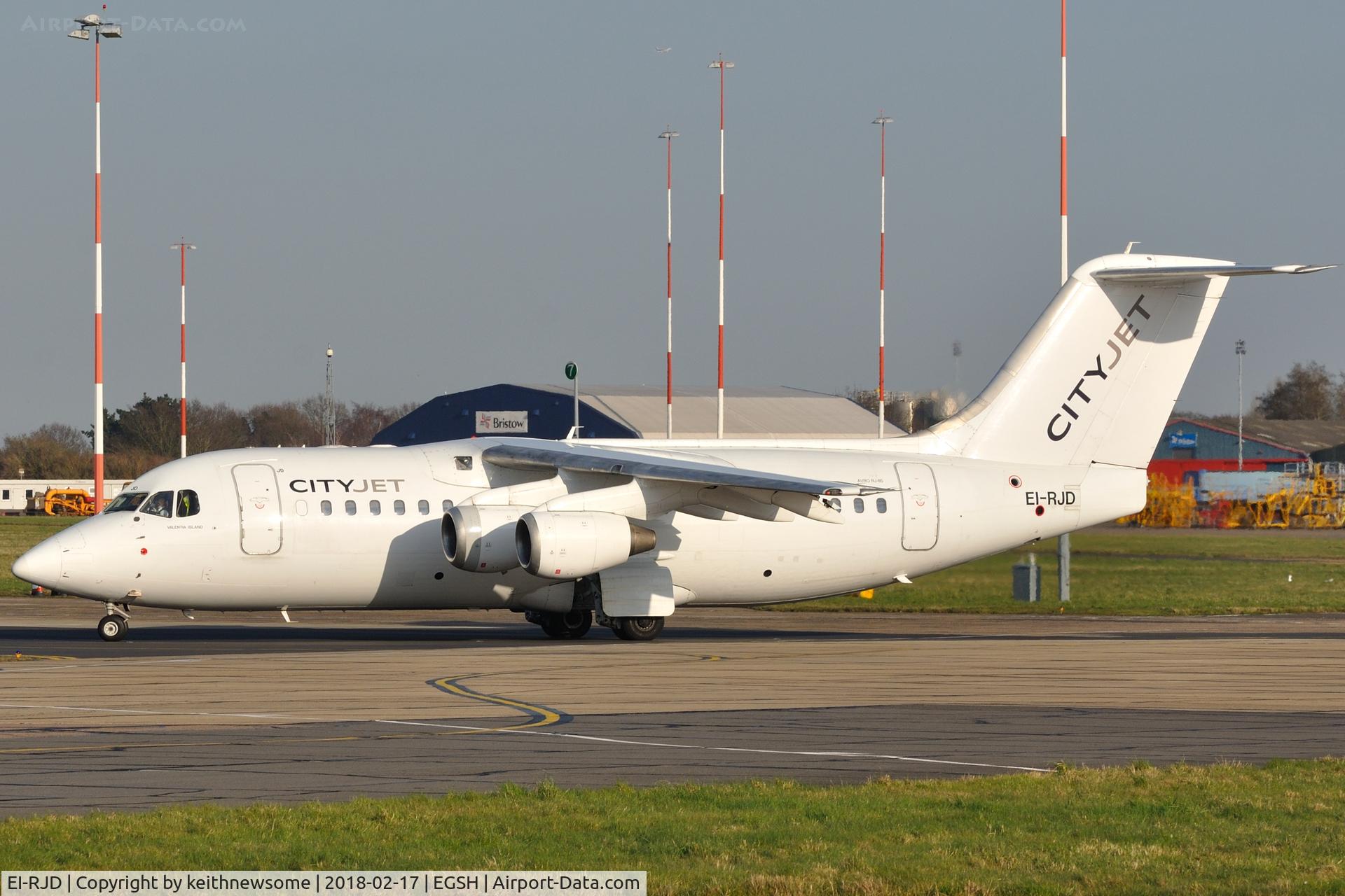 EI-RJD, 1998 BAE Systems Avro 146-RJ85 C/N E.2334, Leaving Norwich for Dublin.