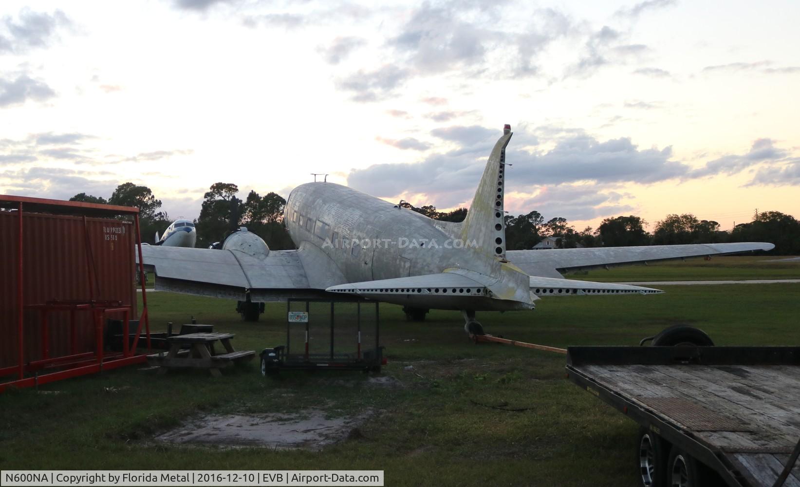 N600NA, 1940 Douglas DC-3A-228D C/N 3291, DC-3A