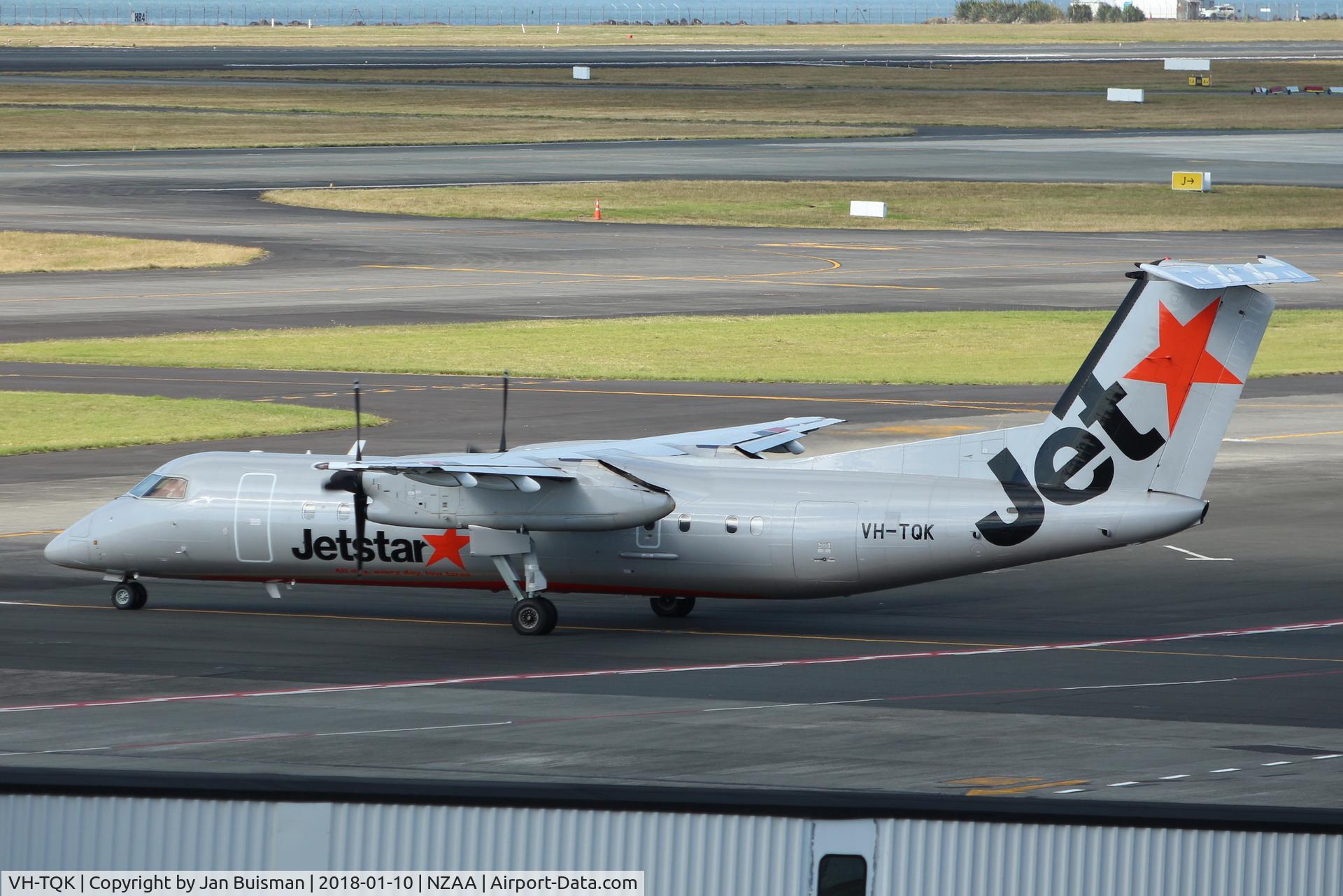 VH-TQK, 2004 De Havilland Canada DHC-8-315Q Dash 8 C/N 600, Jetstar