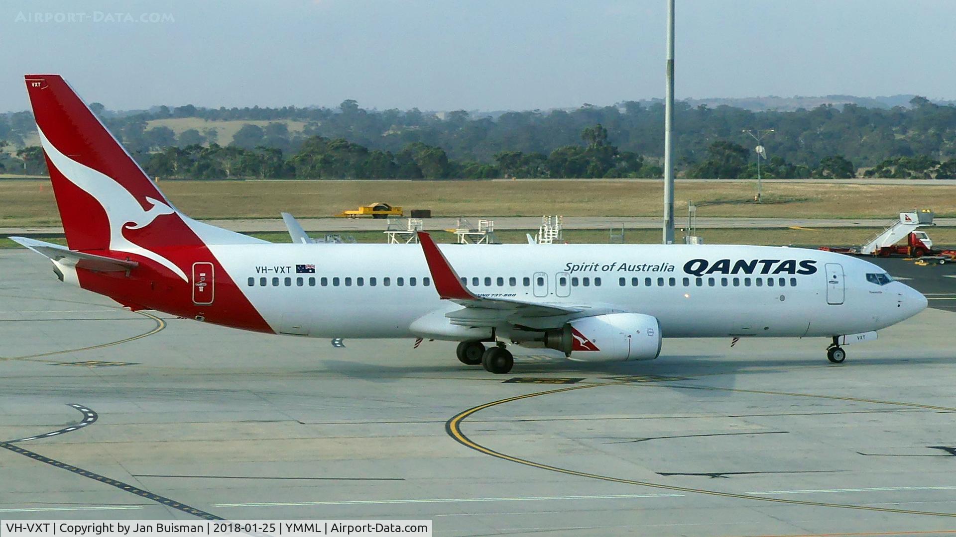 VH-VXT, 2003 Boeing 737-838 C/N 33760, Quantas